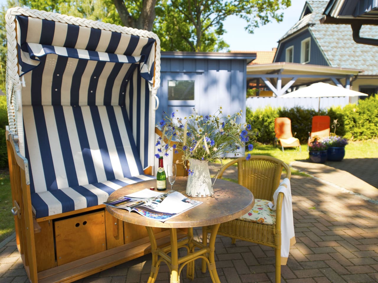 Hauseigener Strandkorb im Garten